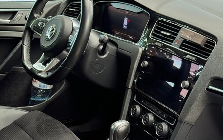 Volkswagen Golf R VII, 2019 год, 2 950 000 рублей, 18 фотография