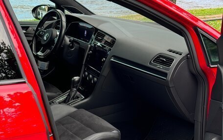 Volkswagen Golf R VII, 2019 год, 2 950 000 рублей, 17 фотография