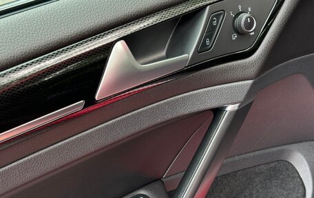 Volkswagen Golf R VII, 2019 год, 2 950 000 рублей, 23 фотография