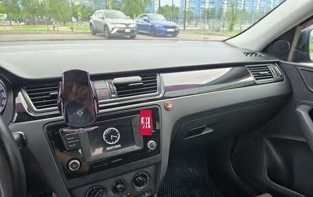 Skoda Rapid I, 2015 год, 880 000 рублей, 8 фотография