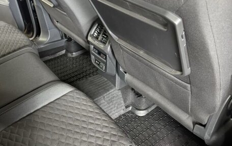 Volkswagen Tiguan II, 2019 год, 2 550 000 рублей, 13 фотография