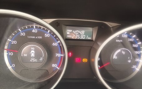 Hyundai ix35 I рестайлинг, 2012 год, 800 000 рублей, 10 фотография