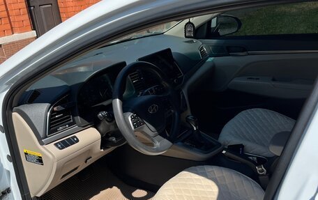 Hyundai Elantra VI рестайлинг, 2017 год, 1 250 000 рублей, 6 фотография