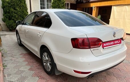 Volkswagen Jetta VI, 2013 год, 1 050 000 рублей, 3 фотография