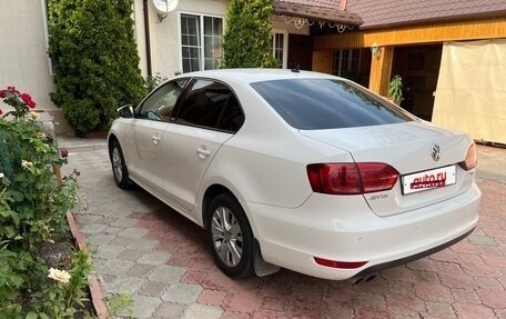 Volkswagen Jetta VI, 2013 год, 1 050 000 рублей, 4 фотография