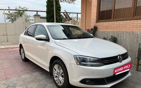 Volkswagen Jetta VI, 2013 год, 1 050 000 рублей, 5 фотография