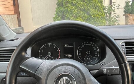 Volkswagen Jetta VI, 2013 год, 1 050 000 рублей, 8 фотография