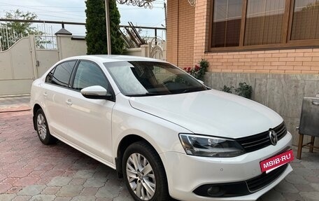 Volkswagen Jetta VI, 2013 год, 1 050 000 рублей, 6 фотография