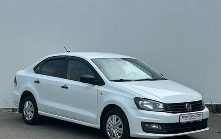 Volkswagen Polo VI (EU Market), 2017 год, 900 000 рублей, 3 фотография