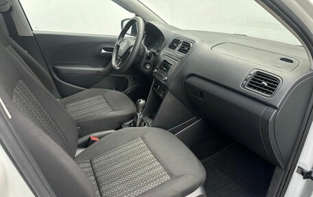 Volkswagen Polo VI (EU Market), 2017 год, 900 000 рублей, 13 фотография