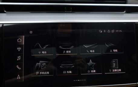 Audi A8, 2022 год, 12 000 000 рублей, 26 фотография