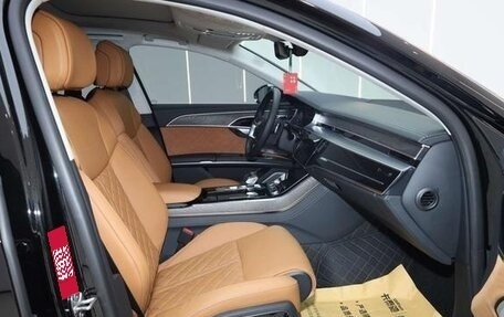 Audi A8, 2022 год, 12 000 000 рублей, 17 фотография