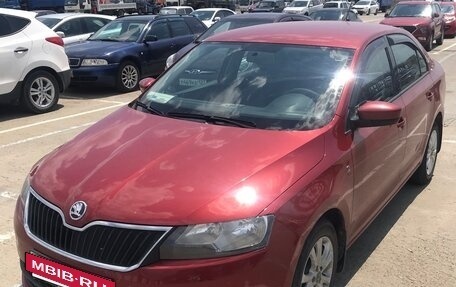 Skoda Rapid I, 2014 год, 800 000 рублей, 3 фотография