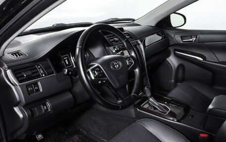Toyota Camry, 2016 год, 2 090 000 рублей, 15 фотография