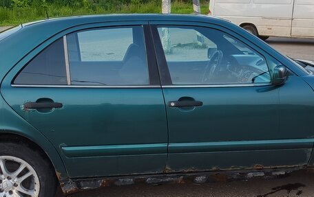 Mercedes-Benz E-Класс, 1996 год, 360 000 рублей, 4 фотография