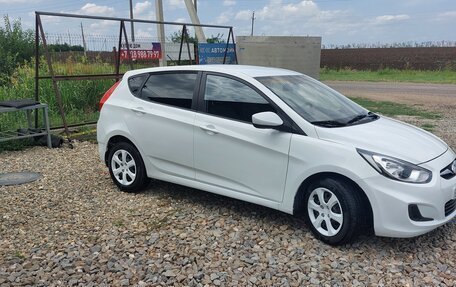 Hyundai Solaris II рестайлинг, 2013 год, 760 000 рублей, 2 фотография