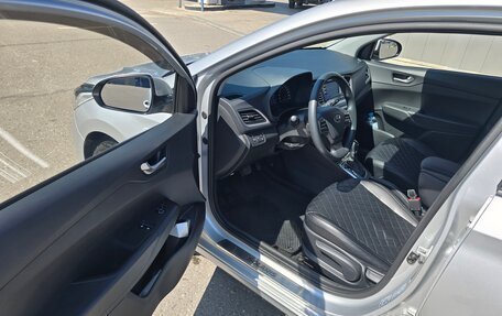 Hyundai Solaris II рестайлинг, 2017 год, 1 200 000 рублей, 10 фотография