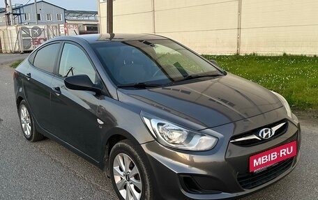 Hyundai Solaris II рестайлинг, 2013 год, 750 000 рублей, 2 фотография
