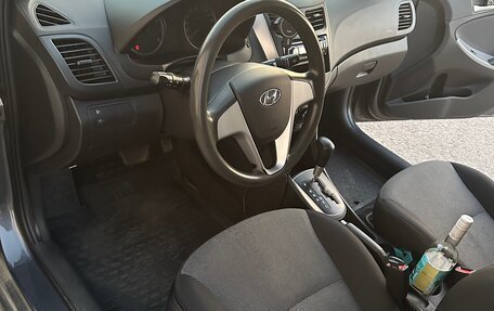 Hyundai Solaris II рестайлинг, 2013 год, 750 000 рублей, 10 фотография