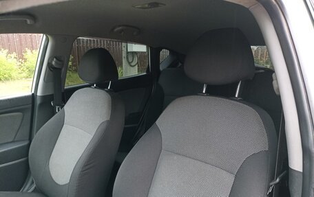 Hyundai Solaris II рестайлинг, 2011 год, 710 000 рублей, 4 фотография