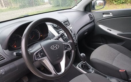Hyundai Solaris II рестайлинг, 2011 год, 710 000 рублей, 5 фотография