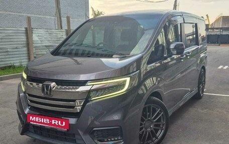 Honda Stepwgn IV, 2019 год, 2 800 000 рублей, 2 фотография