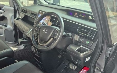 Honda Stepwgn IV, 2019 год, 2 800 000 рублей, 17 фотография