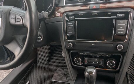 Skoda Superb III рестайлинг, 2012 год, 1 047 000 рублей, 20 фотография