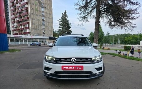 Volkswagen Tiguan II, 2019 год, 3 050 000 рублей, 2 фотография
