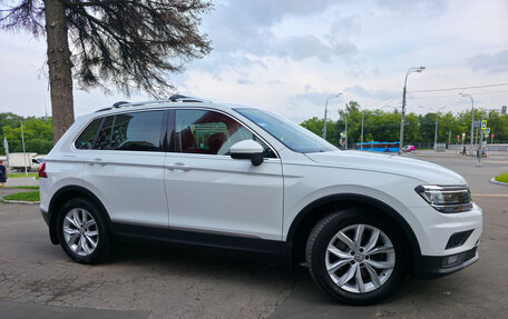 Volkswagen Tiguan II, 2019 год, 3 050 000 рублей, 3 фотография