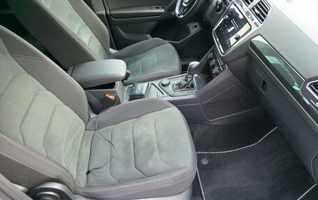 Volkswagen Tiguan II, 2019 год, 3 050 000 рублей, 14 фотография