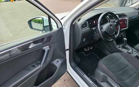 Volkswagen Tiguan II, 2019 год, 3 050 000 рублей, 10 фотография