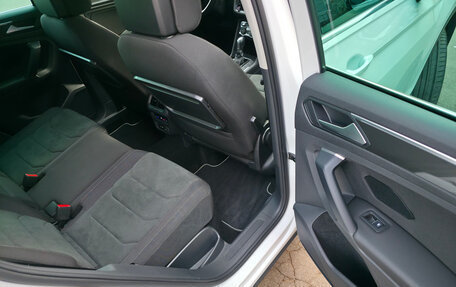 Volkswagen Tiguan II, 2019 год, 3 050 000 рублей, 16 фотография