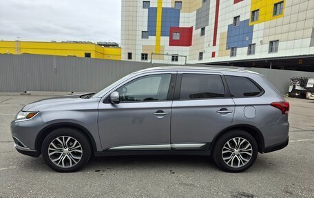 Mitsubishi Outlander III рестайлинг 3, 2017 год, 2 150 000 рублей, 3 фотография
