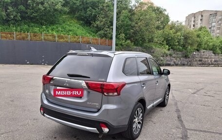 Mitsubishi Outlander III рестайлинг 3, 2017 год, 2 150 000 рублей, 5 фотография