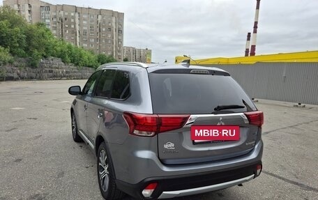 Mitsubishi Outlander III рестайлинг 3, 2017 год, 2 150 000 рублей, 4 фотография