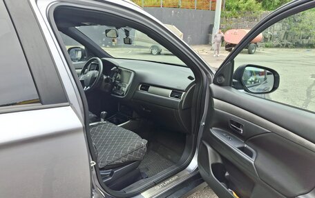 Mitsubishi Outlander III рестайлинг 3, 2017 год, 2 150 000 рублей, 7 фотография