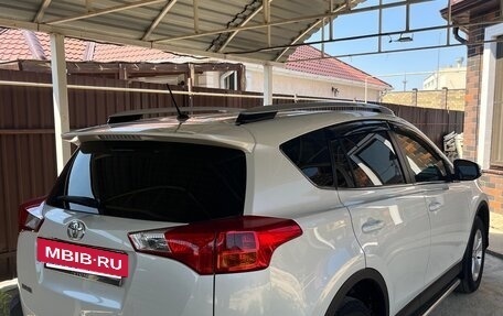 Toyota RAV4, 2014 год, 1 870 000 рублей, 3 фотография