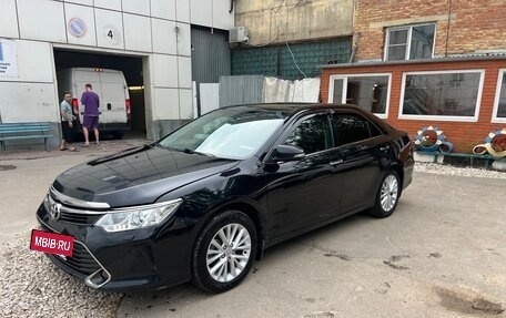 Toyota Camry, 2015 год, 1 950 000 рублей, 10 фотография