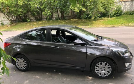 Hyundai Solaris II рестайлинг, 2016 год, 670 000 рублей, 3 фотография
