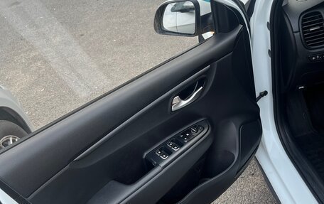 KIA Rio IV, 2018 год, 950 000 рублей, 5 фотография