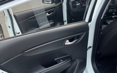 KIA Rio IV, 2018 год, 950 000 рублей, 7 фотография