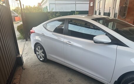Hyundai Elantra V, 2012 год, 665 000 рублей, 2 фотография