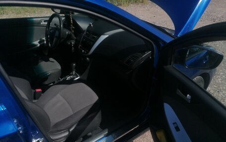 Hyundai Solaris II рестайлинг, 2011 год, 740 000 рублей, 13 фотография