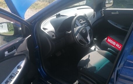 Hyundai Solaris II рестайлинг, 2011 год, 740 000 рублей, 11 фотография