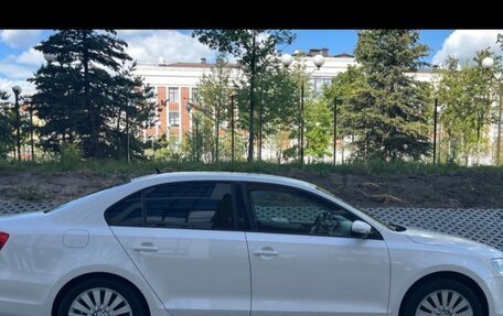Volkswagen Jetta VI, 2014 год, 1 070 000 рублей, 2 фотография