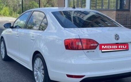 Volkswagen Jetta VI, 2014 год, 1 070 000 рублей, 3 фотография