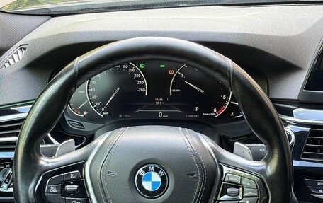 BMW 5 серия, 2019 год, 2 400 000 рублей, 8 фотография