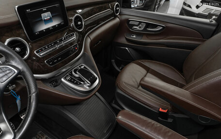 Mercedes-Benz V-Класс, 2016 год, 4 000 000 рублей, 27 фотография