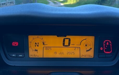 Citroen C4 Picasso II рестайлинг, 2012 год, 750 000 рублей, 20 фотография